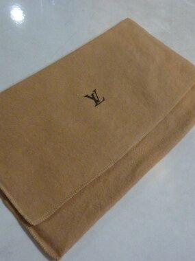 Louis Vuitton Dust Cover Bag, Beige 12 x 7.5” Envelope Type Authentic